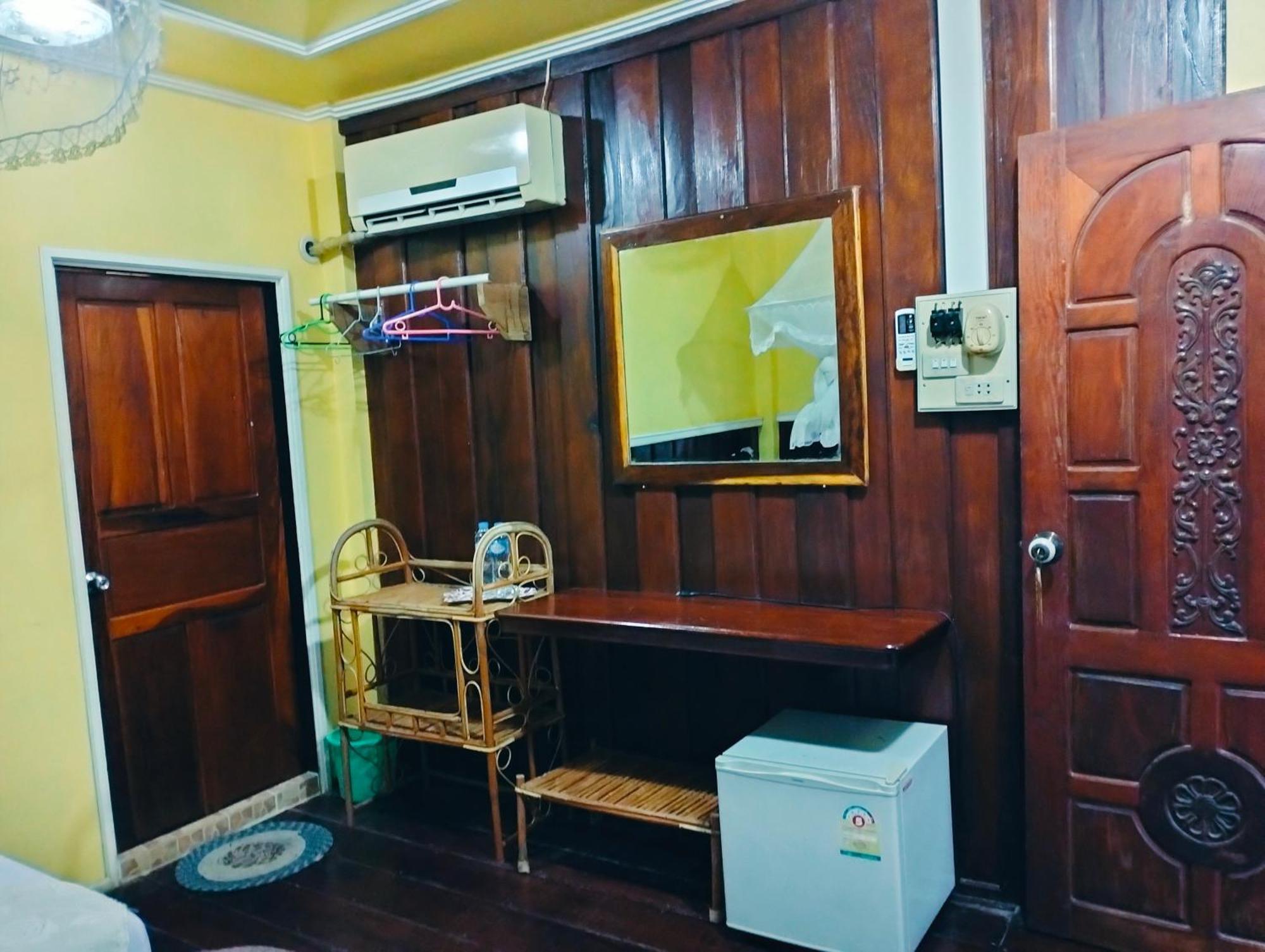 Pan Guest House Donkhone Ban Donsom Exterior foto